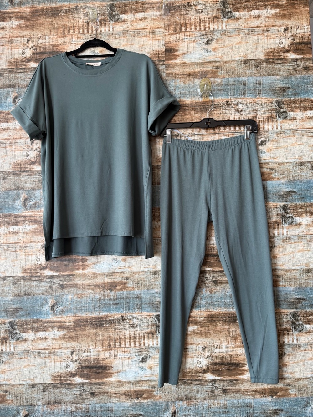 Zenana Women’s Relaxed Top & Legging Set — Jade Green